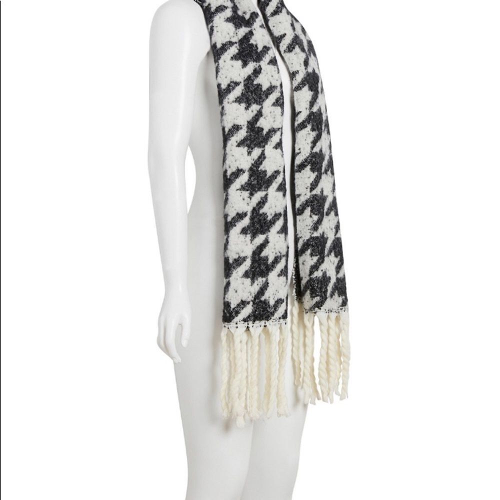 DKNY Oversized Houndstooth Scarf